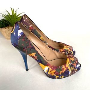 Giuseppe Zanotti floral print peep toe pump says 38 (fits like a 7)